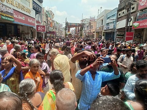 அட்சய திருதியை: கும்பகோணத்தில் 12 பெருமாள் கருட சேவை