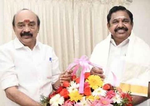 அமமுக பொருளாளர் மனோகரன் அதிமுகவில் இணைந்தார்