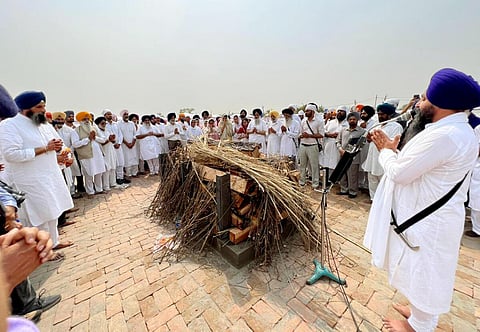 பிரகாஷ் சிங் பாதல் உடல் தகனம்