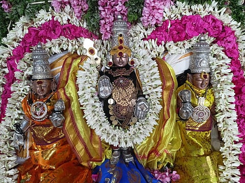 சித்திரைப் பெருவிழா: சுவாமிமலை கோயிலில் கொடியேற்றம்