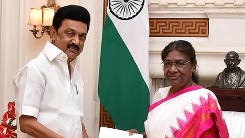 டெல்லியில் குடியரசுத் தலைவர் திரவுபதி முர்முவை, முதல்வர் ஸ்டாலின் நேற்று சந்தித்து, சென்னை கிண்டி, கிங் நோய் தடுப்பு, ஆராய்ச்சி நிலைய வளாகத்தில் கட்டப்பட்டுள்ள பன்னோக்கு உயர்சிறப்பு மருத்துவமனையை திறந்து வைக்குமாறும், கருணாநிதி நூற்றாண்டு தொடக்க விழாவில் பங்கேற்குமாறும் அழைப்பு விடுத்தார்.