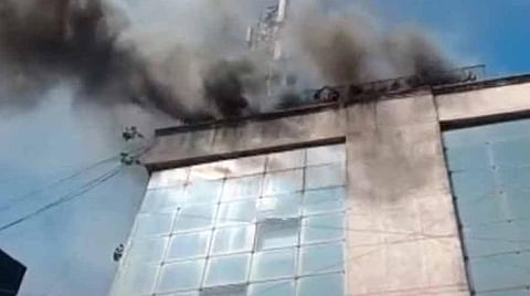 ராயப்பேட்டையில் அடுக்குமாடி வளாகத்தில் தீ விபத்து