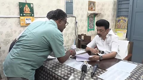 விழுப்புரம், கடலூரில் அதிகாரிகள் இடமாற்றம்: முதல்வர் நடத்திய ஆய்வைத் தொடர்ந்து நடவடிக்கை