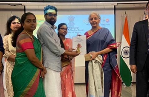 சென்னை - சியோல் இடையே நேரடி விமான சேவை: நிதியமைச்சர் நிர்மலா சீதாராமனிடம் கொரிய தமிழ்ச் சங்க நிர்வாகிகள் மனு