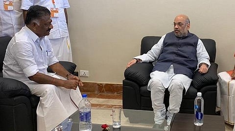 எடப்பாடி பழனிசாமியிடம் ஓ.பி.எஸ்-ஐ அதிமுகவில் சேர்க்க வலியுறுத்த மாட்டோம்: அமித் ஷா திட்டவட்டம்