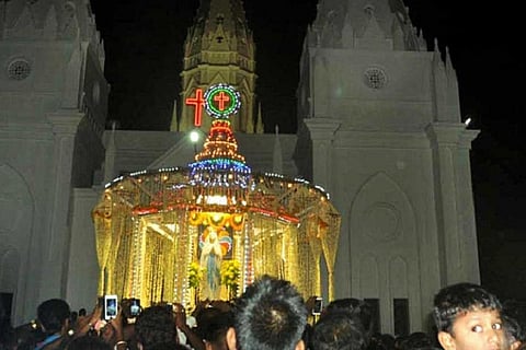 பூண்டி மாதா பேராலயத்தில் ஆண்டுப் பெருவிழா கொடியேற்றம்