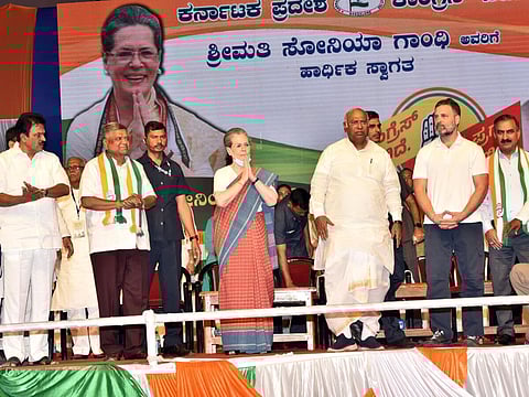 ராகுல் பாத யாத்திரையை பார்த்து பாஜக.வுக்கு கலக்கம் - கர்நாடக பிரச்சாரக் கூட்டத்தில் சோனியா காந்தி பேச்சு