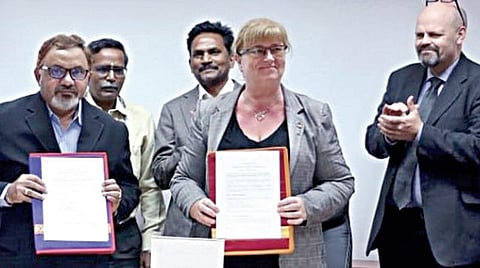 நார்வே பல்கலைக்கழகத்துடன் கல்வி, ஆராய்ச்சிக்காக மத்திய அரசின் இந்திய தகவல் தொழில்நுட்பம், வடிவமைப்பு மற்றும் உற்பத்தி நிறுவனம் புரிந்துணர்வு ஒப்பந்தத்தில் கையெழுத்திட்டுள்ளது.