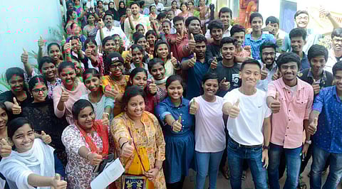 பிளஸ் 2 முடிவுகள் ஹைலைட்ஸ் முதல் கர்நாடக அப்டேட் வரை: செய்தித் தெறிப்புகள் 10 @ மே 8, 2023