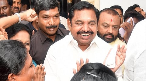 நலிந்த தொழிலாளர்களுக்கு ரூ.1 லட்சம் குடும்ப நல நிதி - பழனிசாமி அறிவிப்பு