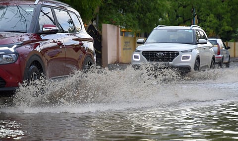 தென்கிழக்கு வங்கக்கடலில் இன்று உருவாகிறது புயல்: தமிழகத்தில் வெப்பநிலை அதிகரிக்கும்