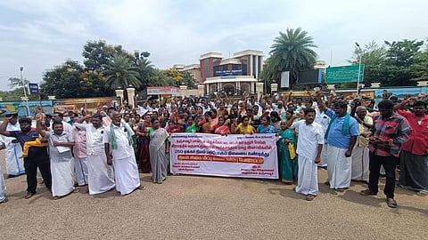 தஞ்சாவூர் | 250 ஏக்கர் பறிபோகும் நிலை; வருவாய் துறையினரை கண்டித்து கிராம மக்கள் போராட்டம்