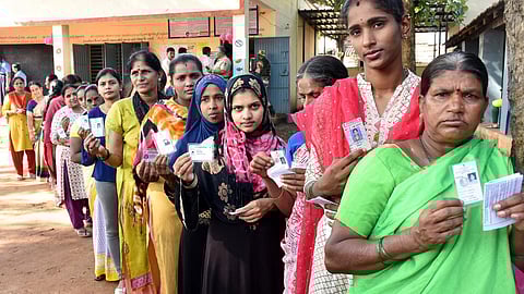 கர்நாடக சட்டப்பேரவைத் தேர்தலில் 72.22% வாக்குப்பதிவு