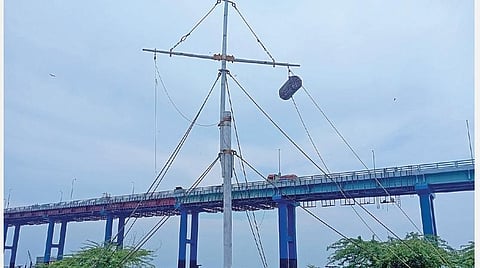 ராமேசுவரம் | வங்கக் கடலில் தீவிர புயல் சின்னம்: துறைமுகங்களில் 1-ம் எண் புயல் எச்சரிக்கை கூண்டு