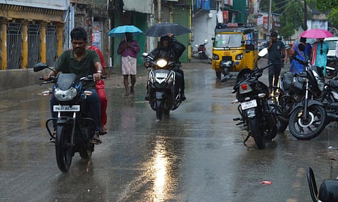 வங்கக் கடலில் உருவான `மொக்கா' இன்று தீவிர புயலாக மாறும் - வானிலை ஆய்வு மையம் தகவல்