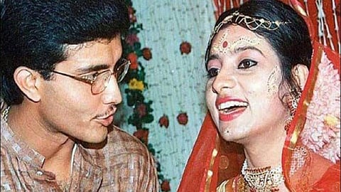 கங்குலி மற்றும் டோனா ராய்