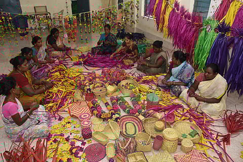 சுயஉதவி குழுக்களுக்கு ரூ.30 ஆயிரம் கோடி கடன் - பாரத ஸ்டேட் வங்கியுடன் ஒப்பந்தம்