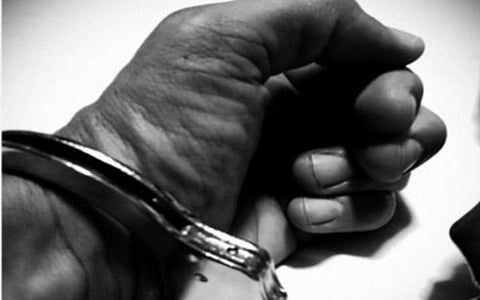 திருத்தணி | விஏஓ-வை பணிசெய்ய விடாமல் தடுத்த அருங்குளம் ஊராட்சி தலைவரின் கணவர் கைது