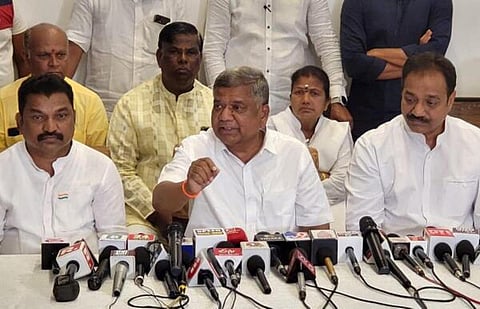 Karnataka Election Results | தொடர்ந்து பின்தங்கும் முன்னாள் முதல்வர் ஜெகதீஷ் ஷெட்டர்