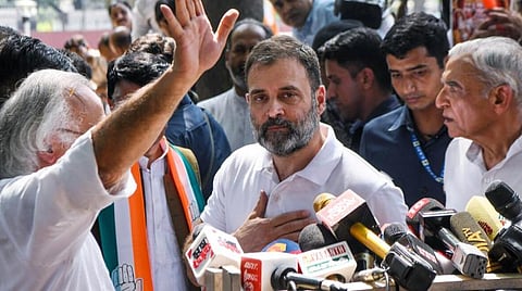 கர்நாடகா தேர்தலில் அளிக்கப்பட்ட வாக்குறுதிகள் முதல் அமைச்சரவை கூட்டத்திலேயே நிறைவேற்றப்படும் - ராகுல் காந்தி உறுதி