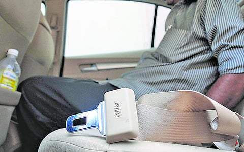 அமேசான் உட்பட 5 தளங்களிலிருந்து சீட் பெல்ட் அலாரத்தை தடுக்கும் 13,000 சாதனங்கள் நீக்கம்