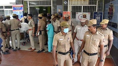 சாராய வேட்டை | தமிழகம் முழுவதும் 2 நாட்களில் 1,558 பேர் கைது; 1,842 வழக்குகள் பதிவு