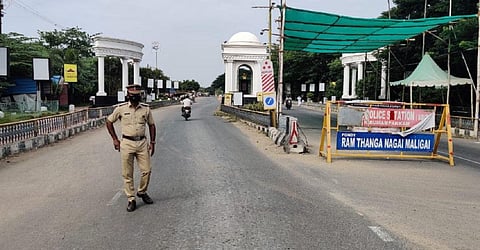 புதுச்சேரி - தமிழக எல்லைகளில் எரிசாராயம் கடத்தல் தடுப்பு வேட்டை