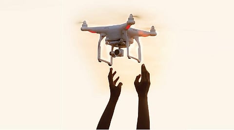 ட்ரோன் கண்ணீர்ப் புகைகுண்டு: போர்க் குற்றம் புரிகிறதா காவல் துறை?