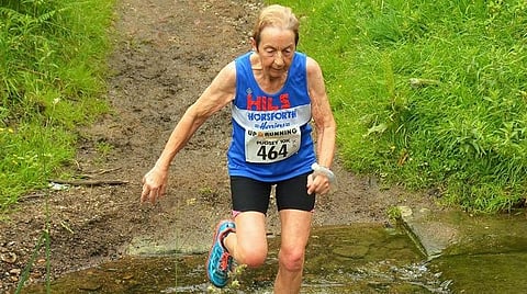 175 மாரத்தான்களில் ஓடிய 81 வயது ஹிலாரி!