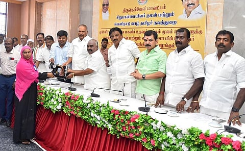 கள்ளச் சாராய வழக்கில் தொடர்புடையவர் உடன் புகைப்படம்: அமைச்சர் செஞ்சி மஸ்தான் விளக்கம்