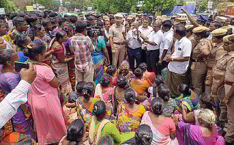 பொதுமக்கள் போராட்டம்