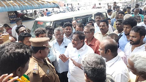 கள்ளச்சாராய கடத்தல் விவகாரம்: சிபிஐ விசாரணைக்கு உத்தரவிடக்கோரி புதுச்சேரியில் பொதுநல அமைப்புகள் போராட்டம்