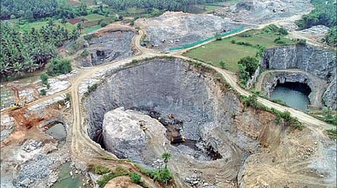 கோவையில் கனிமவளம் கொள்ளைக்கு எதிரான பிரச்சார இயக்கத்துக்கு அனுமதி கோரி உயர் நீதிமன்றத்தில் மனு