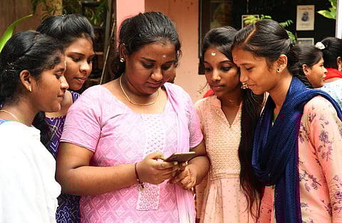 தேர்வு முடிவு வெளியீடு