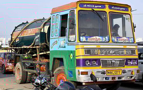 கழிவுநீர் லாரிகள் | கோப்புப் படம்