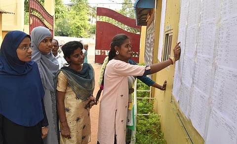 10-ம் வகுப்பு தேர்ச்சியில் பெரம்பலூர் மாவட்டம் முதலிடம்