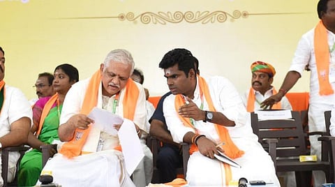 கோவை ஈச்சனாரி செல்வம் மஹால் மண்டபத்தில் நடைபெற்ற பாஜக மாநில செயற்குழு கூட்டத்தில் பேசும் மாநில தலைவர் அண்ணாமலை .படம் ஜெ .மனோகரன்