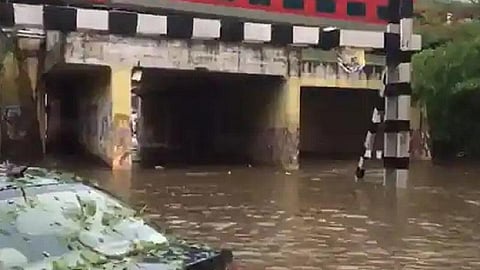 பெங்களூரு | சுரங்கப்பாலத்தின் கீழ் தேங்கிய வெள்ள நீரில் சிக்கி இளம்பெண் பலி: சுற்றுலா வந்த இடத்தில் சோகம்