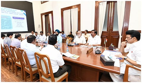 முதல்வர் ஸ்டாலின் தலைமையில் நகராட்சி நிர்வாகம் மற்றும் குடிநீர் வழங்கல் துறை ஆலோசனைக்கூட்டம் நடந்தது