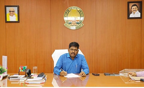 திருப்பூரில் புதிய மாவட்ட ஆட்சியராக பொறுப்பேற்ற தா.கிறிஸ்துராஜ்.