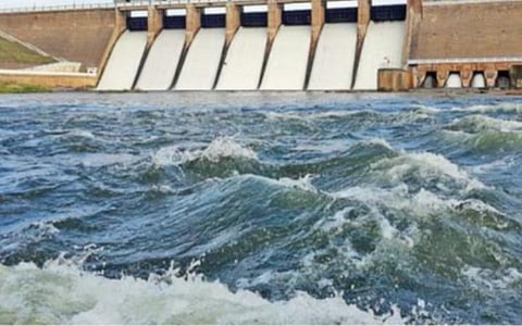 வைகை அணையின் நீர்ப்பிடிப்புப் பகுதியான மூலவைகையில் வழியோர கிராமங்களின் கழிவுநீர் கலப்பு அதிகரிப்பு