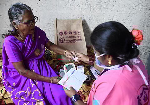 ஊதியம் குறைவு, கோடை வெயிலால் ‘மக்களை தேடி மருத்துவம்’ பணியாளர்கள் பலர் விலகல்