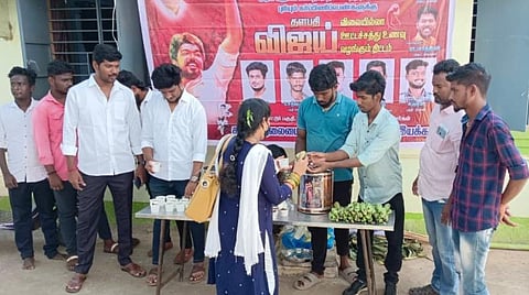 மே 28-ல் விஜய் மக்கள் இயக்கம் சார்பில் தமிழகத்தில் 234 தொகுதியிலும் ஏழைகளுக்கு இலவச மதிய உணவு