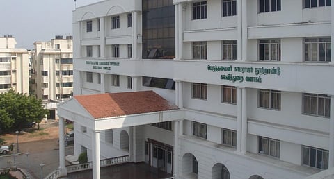 சிபிஎஸ்இ பாடத்திட்டம் அமலாவதால் புதுச்சேரி அரசுப் பள்ளிகளில் 9-ம் வகுப்பில் அனைவரும் தேர்ச்சி