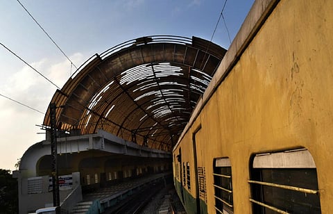 சென்னை கடற்கரை - சேப்பாக்கம் இடையே பறக்கும் ரயில் சேவை 7 மாதங்களுக்கு ரத்து?
