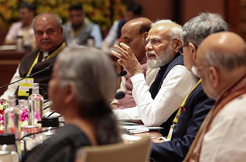 டெல்லியில் நேற்று நடைபெற்ற நிதி ஆயோக் அமைப்பின் 8-வது நிர்வாக கவுன்சில் கூட்டத்தில் பிரதமர் நரேந்திர மோடி பேசினார். படம்: பிடிஐ