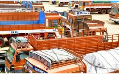 ஆன்லைன் அபராத நடவடிக்கையை கைவிட வலியுறுத்தி ஜூன் 6-ல் உண்ணாவிரதப் போராட்டம்: லாரி உரிமையாளர்கள் சங்கம் அறிவிப்பு