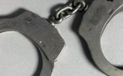 சிவகங்கையில் பேக்கரி உரிமையாளரை மிரட்டி ரூ.50 லட்சம் பறித்த வழக்கில் இந்திய கம்யூ. செயலாளர் உட்பட 2 பேர் கைது