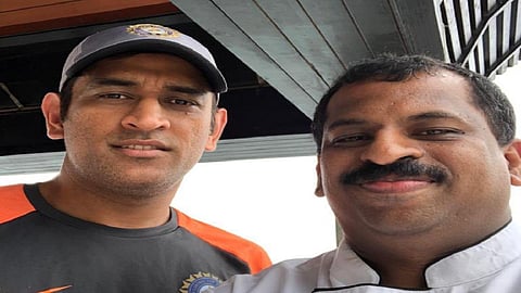 தோனியுடன் செஃப் சுரேஷ் பிள்ளை