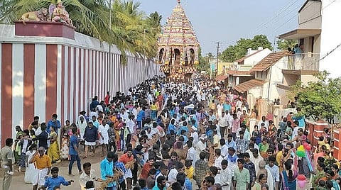அரியக்குடி திருவேங்கட முடையான் கோயிலில் நடைபெற்ற தேரோட்டம்.
